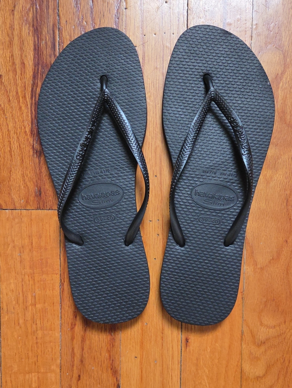 Havaianas Slim Flip Flops in Black